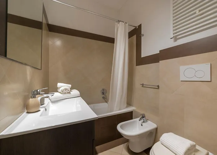 Easytopstay - Porta Romana Comfy Daire